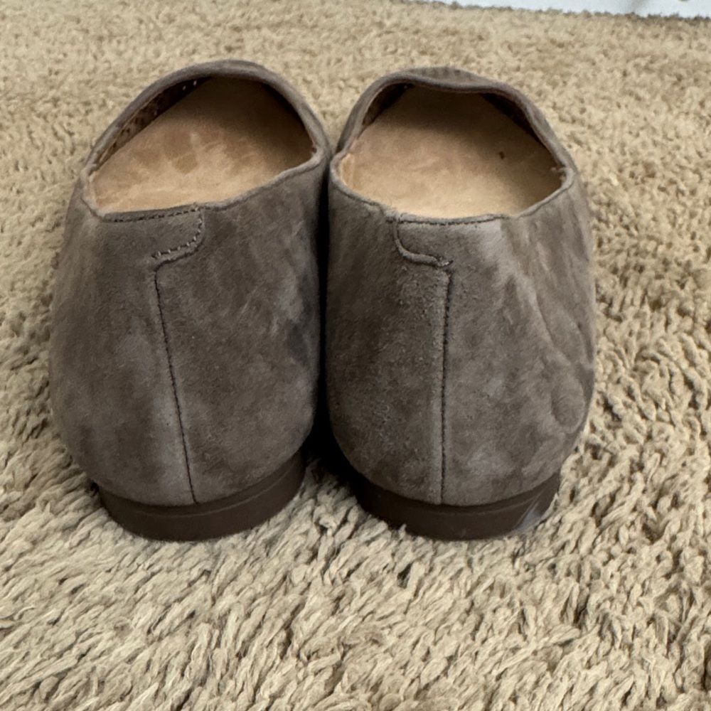 Vionic Posey Suede Perforated Pointed-Toe Flats Taupe size 6.5 Comfort Casual - Picture 5 of 7